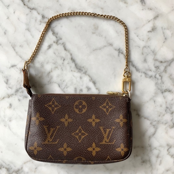 lv mini pochette price